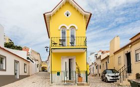 Lisbon Sea Side Chalet